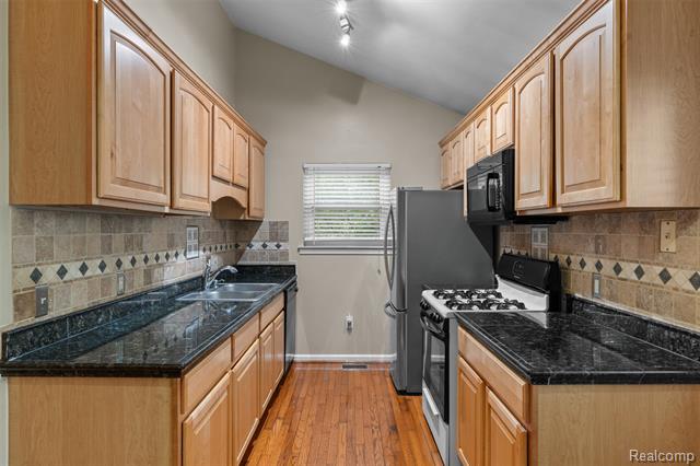 Builiding view six for 22107 Fresard, Saint Clair Shores, MI. 48080