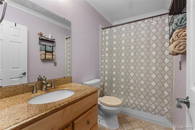 Builiding view sixteen for 22107 Fresard, Saint Clair Shores, MI. 48080