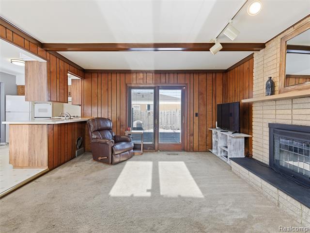 Builiding view nine for 25300 Loretta, Warren, MI. 48091