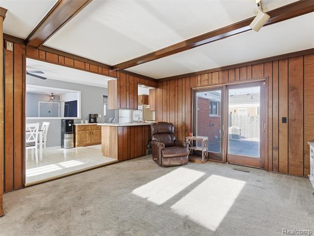 Builiding view seven for 25300 Loretta, Warren, MI. 48091