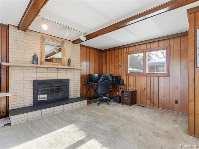 Builiding view six for 25300 Loretta, Warren, MI. 48091