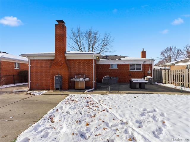 Builiding view twenty five for 25300 Loretta, Warren, MI. 48091