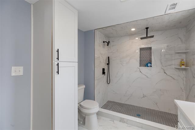 Builiding view twenty four for 24921 Lexington, Eastpointe, MI. 48021