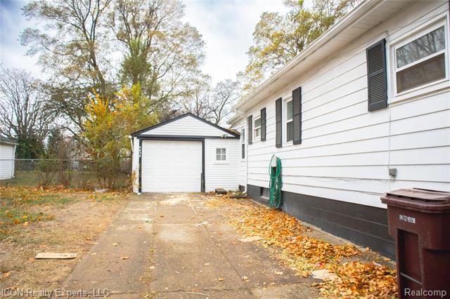 Builiding view two for 6838 Braun, Center Line, MI. 48015