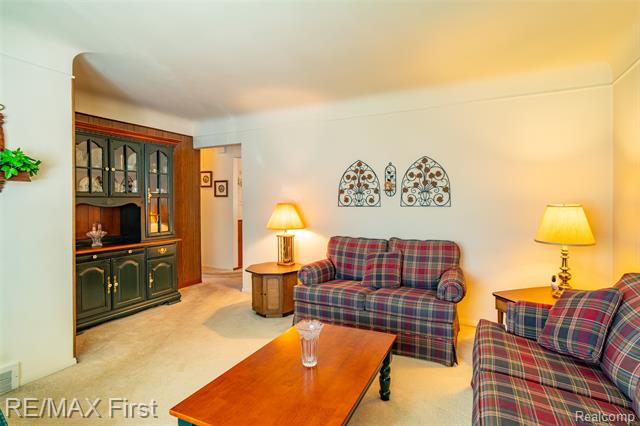 Builiding view eighteen for 24815 Beck, Eastpointe, MI. 48021