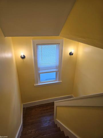 Builiding view eighteen for 8071 Harding, Center Line, MI. 48015