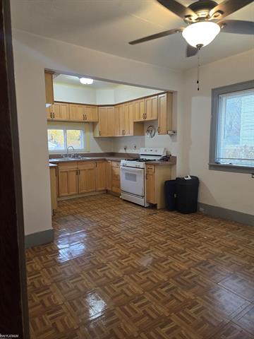 Builiding view eleven for 8071 Harding, Center Line, MI. 48015