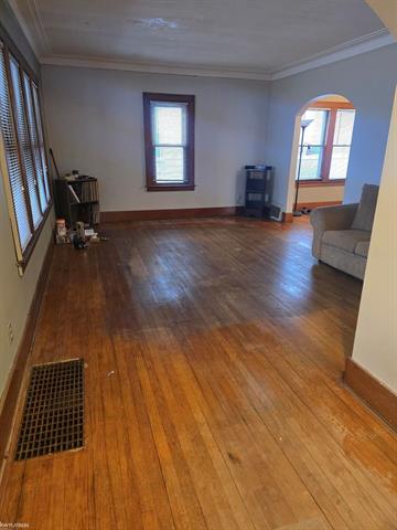 Builiding view five for 8071 Harding, Center Line, MI. 48015