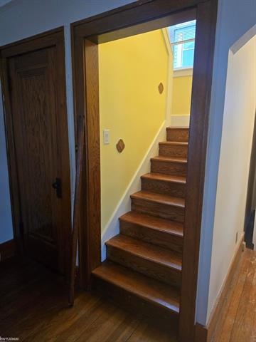 Builiding view seventeen for 8071 Harding, Center Line, MI. 48015