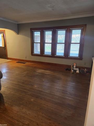 Builiding view six for 8071 Harding, Center Line, MI. 48015