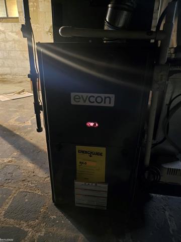 Builiding view thirty for 8071 Harding, Center Line, MI. 48015