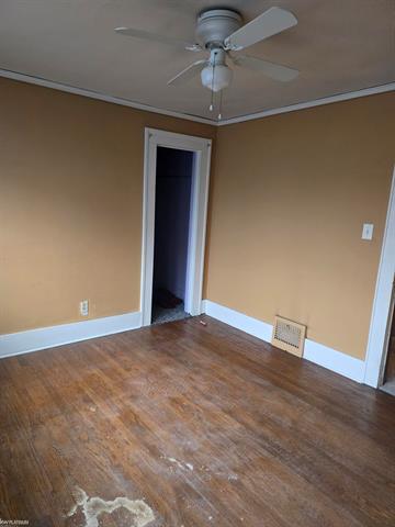 Builiding view twenty for 8071 Harding, Center Line, MI. 48015