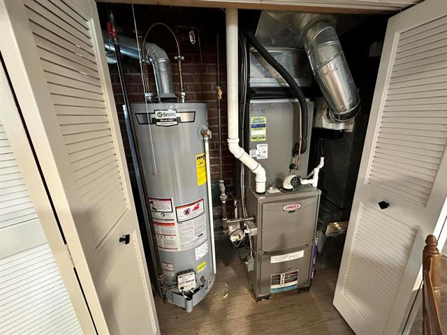 Builiding view twenty one for 7250 Voerner, Center Line, MI. 48015