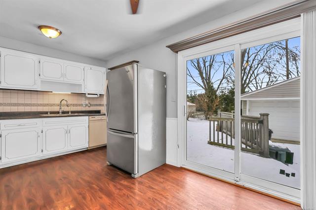 Builiding view nine for 25183 Cole, Roseville, MI. 48066