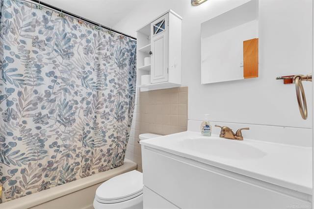 Builiding view thirteen for 25183 Cole, Roseville, MI. 48066