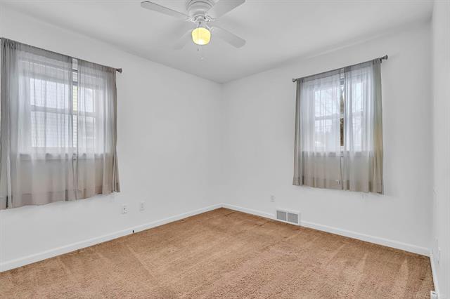 Builiding view twelve for 25183 Cole, Roseville, MI. 48066