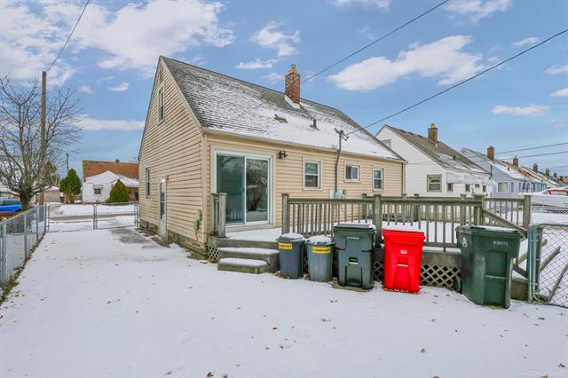 Builiding view twenty three for 25183 Cole, Roseville, MI. 48066