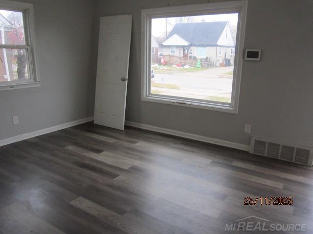 Builiding view eight for 25123 Mackinac, Roseville, MI. 48066