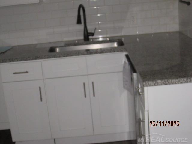 Builiding view five for 25123 Mackinac, Roseville, MI. 48066