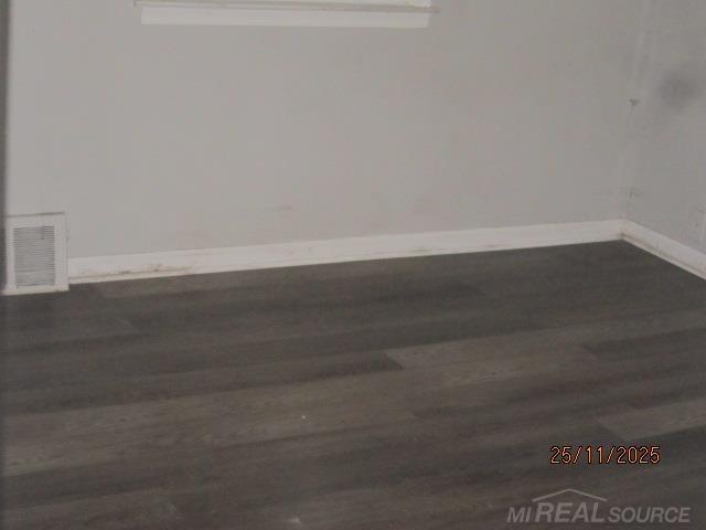 Builiding view ten for 25123 Mackinac, Roseville, MI. 48066