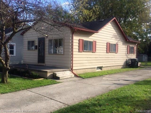 front view for 22304 Maple, Saint Clair Shores, Mi. 48081