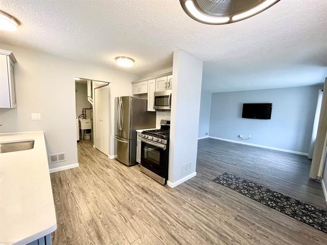 Builiding view six for 21520 Maple, Saint Clair Shores, MI. 48081