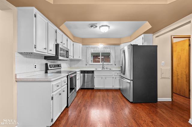 Builiding view seven for 22201 Benjamin, Saint Clair Shores, MI. 48081