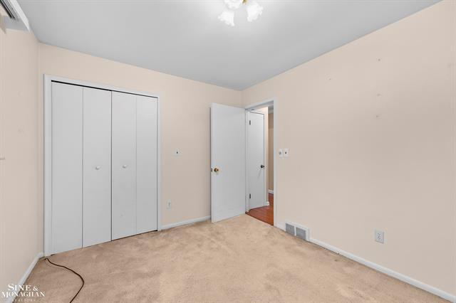 Builiding view seventeen for 22201 Benjamin, Saint Clair Shores, MI. 48081