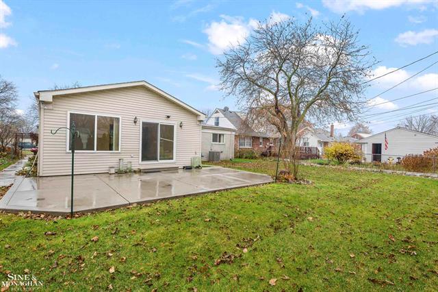 Builiding view twenty five for 22201 Benjamin, Saint Clair Shores, MI. 48081