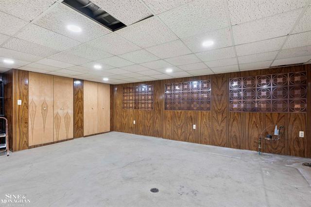 Builiding view twenty one for 22201 Benjamin, Saint Clair Shores, MI. 48081