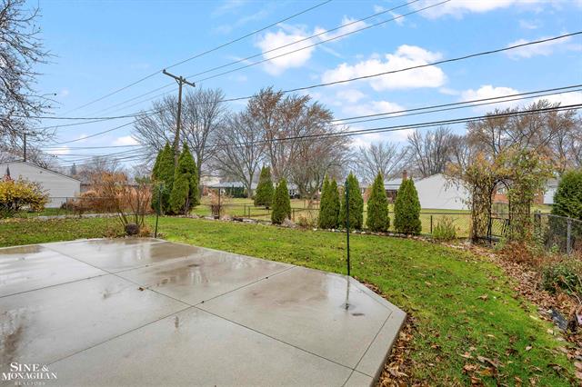 Builiding view twenty seven for 22201 Benjamin, Saint Clair Shores, MI. 48081