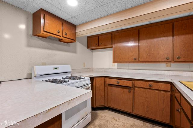 Builiding view twenty two for 22201 Benjamin, Saint Clair Shores, MI. 48081