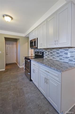 Builiding view fifteen for 8565 Dale, Center Line, MI. 48015