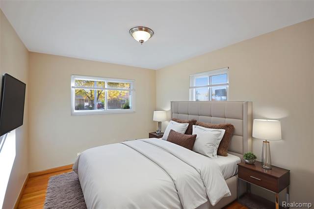 Builiding view five for 8565 Dale, Center Line, MI. 48015