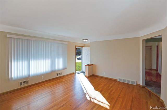 Builiding view nine for 8565 Dale, Center Line, MI. 48015