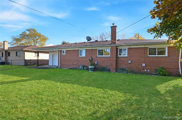 Builiding view thirty one for 8565 Dale, Center Line, MI. 48015