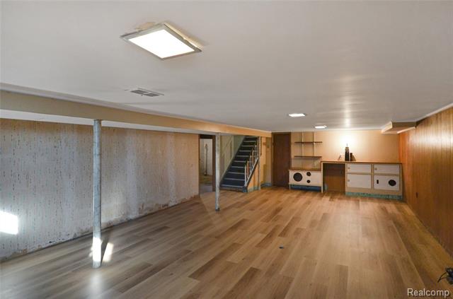 Builiding view thirty for 8565 Dale, Center Line, MI. 48015