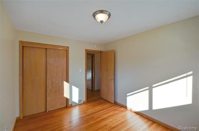 Builiding view twenty eight for 8565 Dale, Center Line, MI. 48015