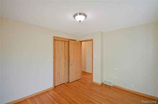 Builiding view twenty six for 8565 Dale, Center Line, MI. 48015