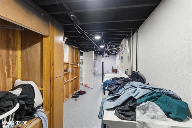 Builiding view eight for 8385 Helen, Center Line, MI. 48015