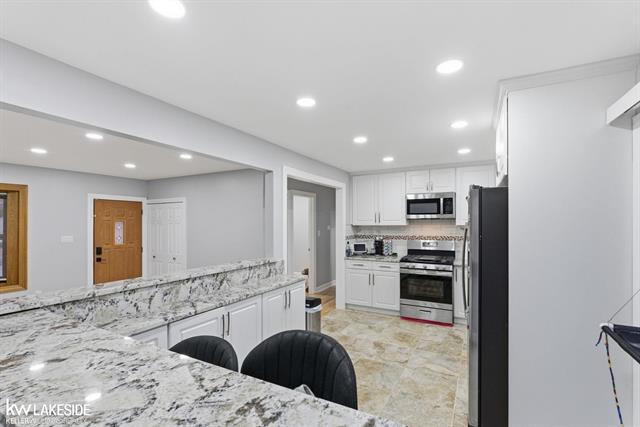 Builiding view four for 8385 Helen, Center Line, MI. 48015