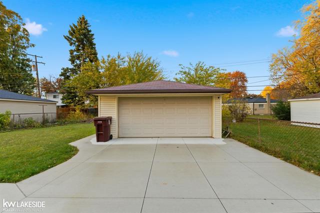 Builiding view nine for 8385 Helen, Center Line, MI. 48015