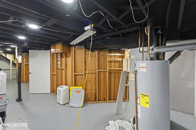 Builiding view seven for 8385 Helen, Center Line, MI. 48015