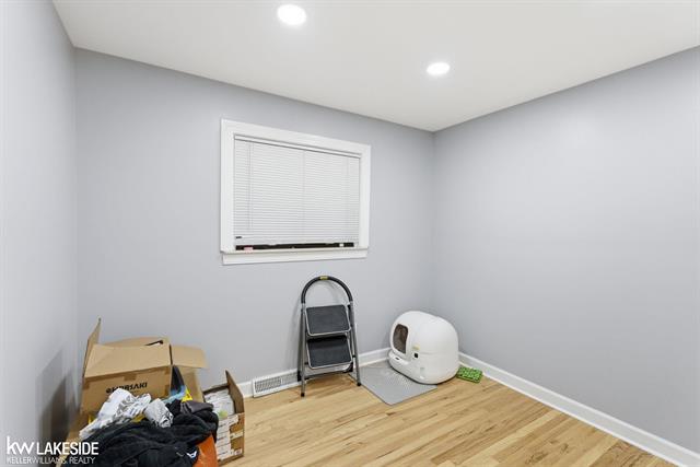 Builiding view seventeen for 8385 Helen, Center Line, MI. 48015