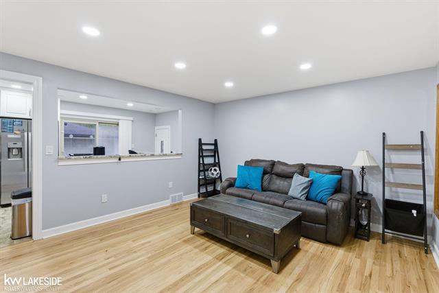 Builiding view six for 8385 Helen, Center Line, MI. 48015