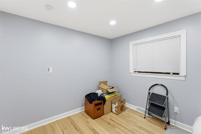 Builiding view sixteen for 8385 Helen, Center Line, MI. 48015