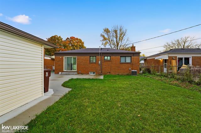 Builiding view ten for 8385 Helen, Center Line, MI. 48015