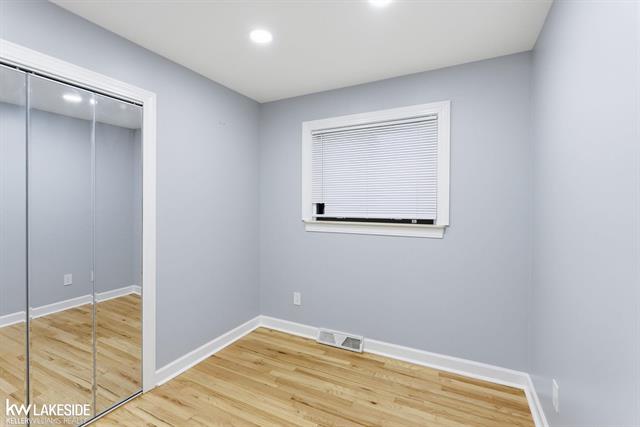 Builiding view twenty one for 8385 Helen, Center Line, MI. 48015