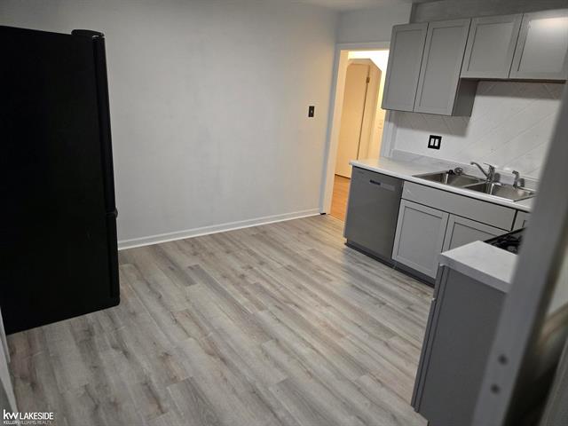 Builiding view eight for 7337 Dale, Center Line, MI. 48015