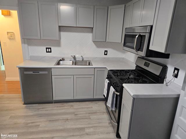 Builiding view seven for 7337 Dale, Center Line, MI. 48015